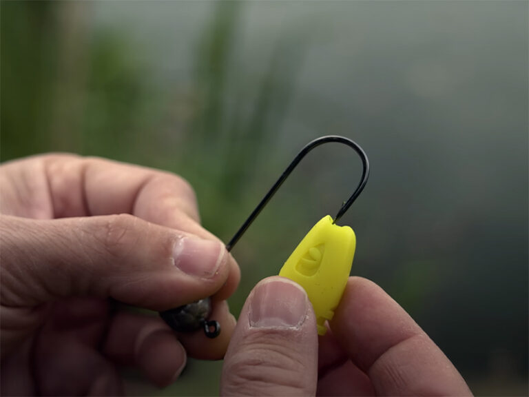 Jigipea with a grub keeper Delphin TYRE / 5 pcs 30g-5/0, SKU 101005288